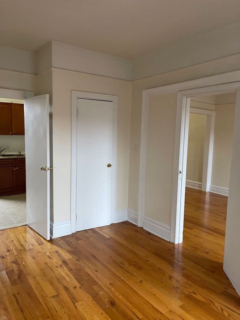 Jersey City Apartment: 343 Fairmount Avenue