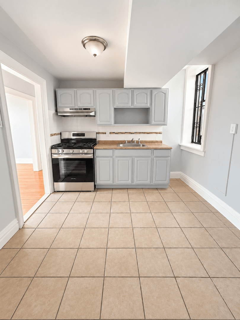 Jersey City Apartment: 160 Thorne Street