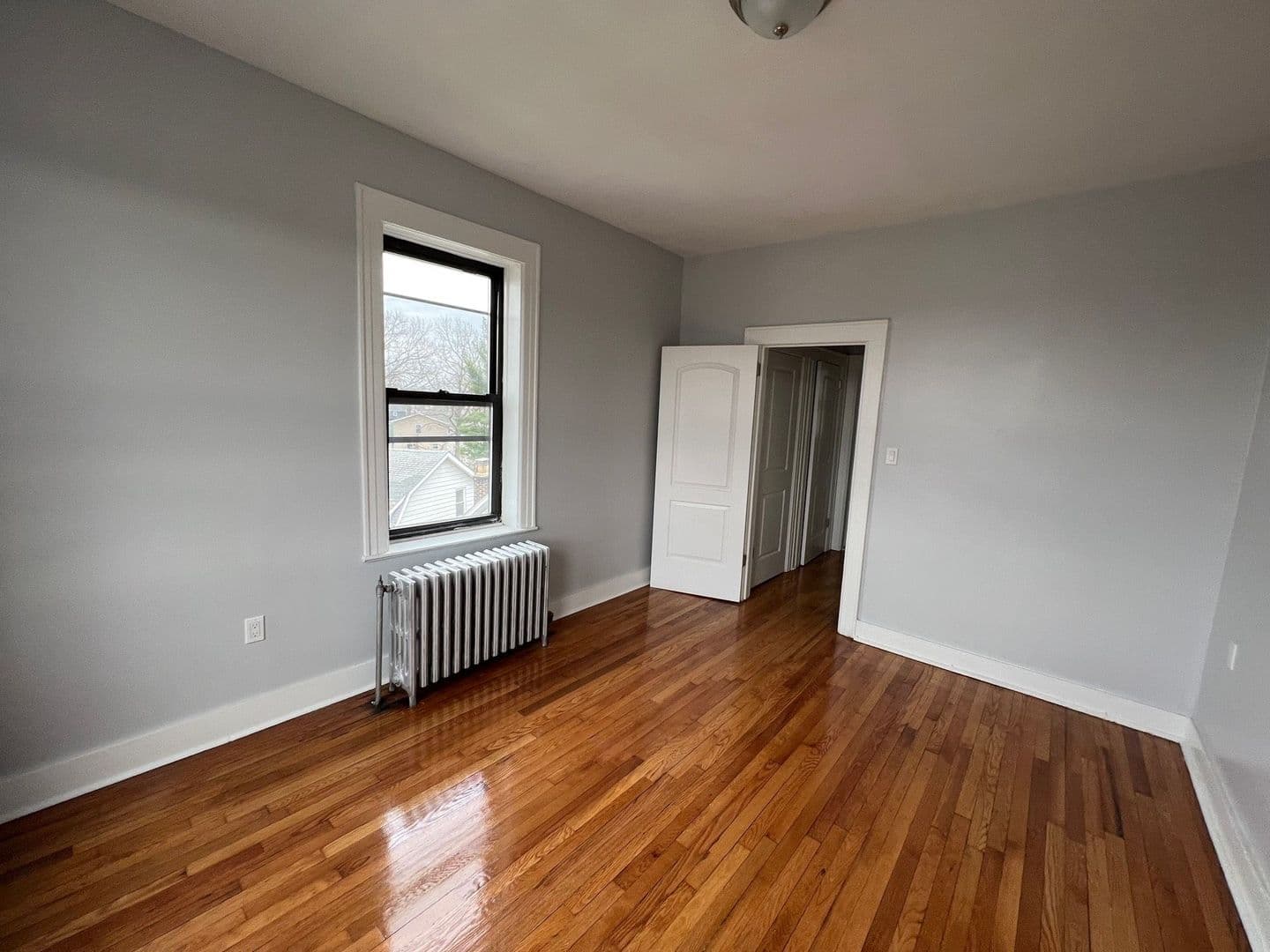 Bloomfield Apartment: 48 Hill Street
