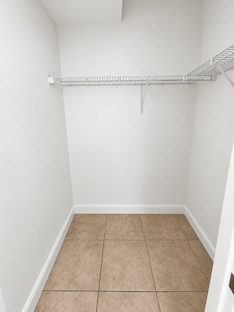 Guttenberg Apartment: 422-430 68th Street