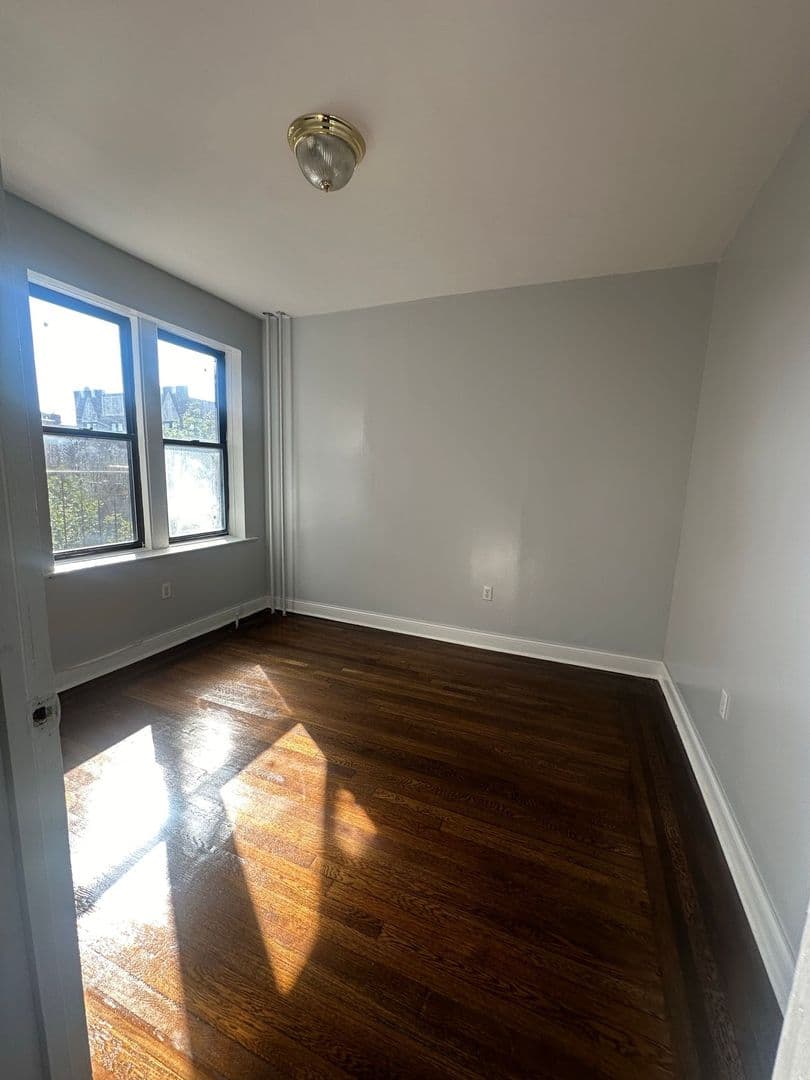 Union City Apartment: 509 47th Street