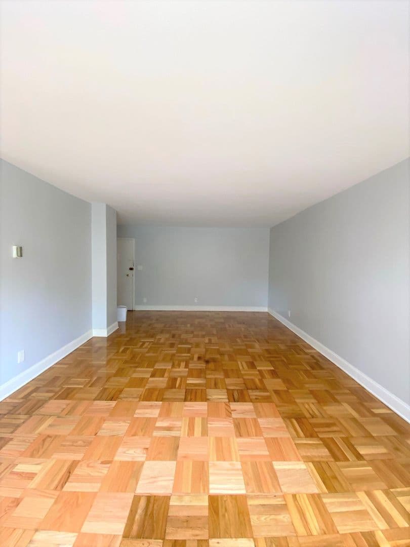 Weehawken Apartment: 700 Boulevard East