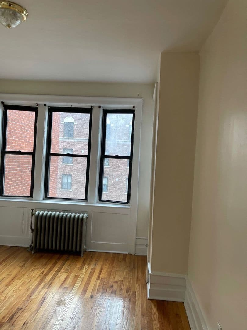 Jersey City Apartment: 319 Fairmount Avenue