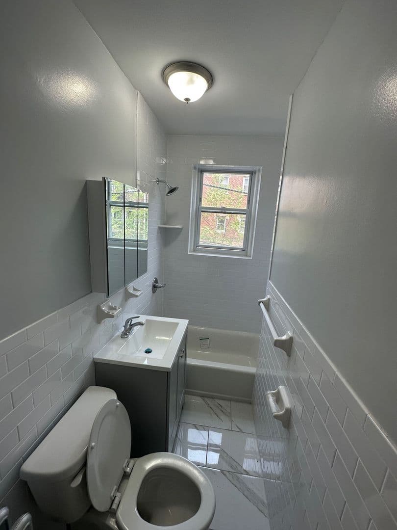 Bloomfield Apartment: 24 Jersey Street