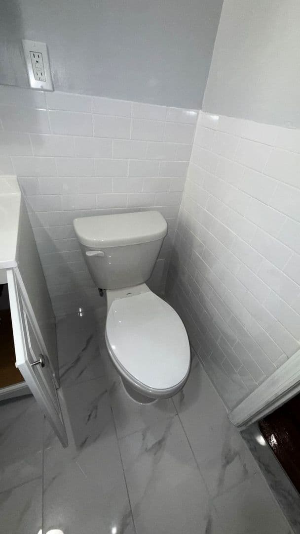 Jersey City Apartment: 114 Glenwood Avenue