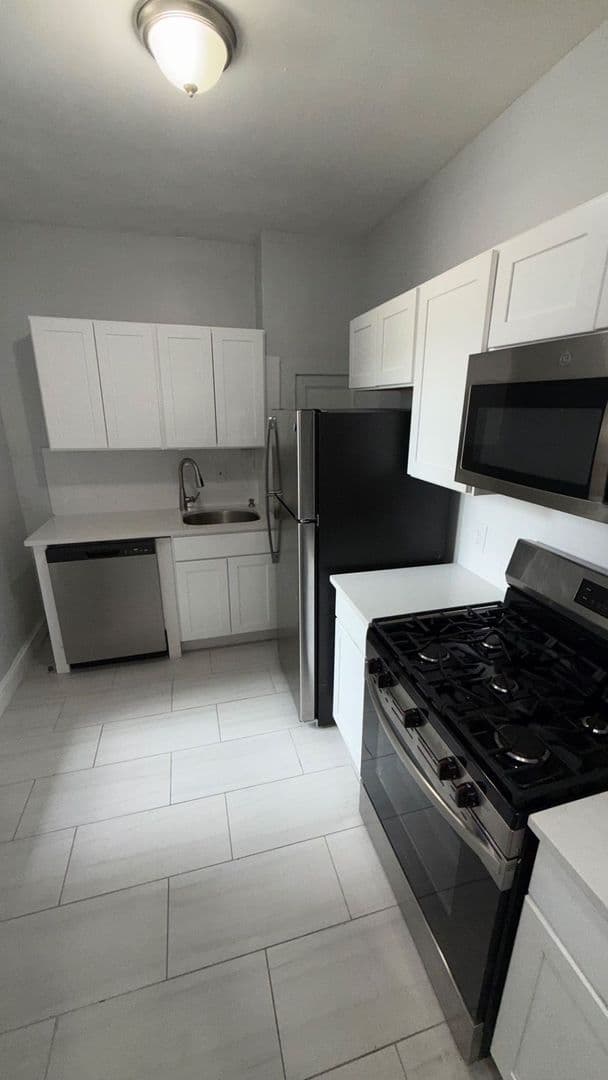 Bloomfield Apartment: 48 Hill Street