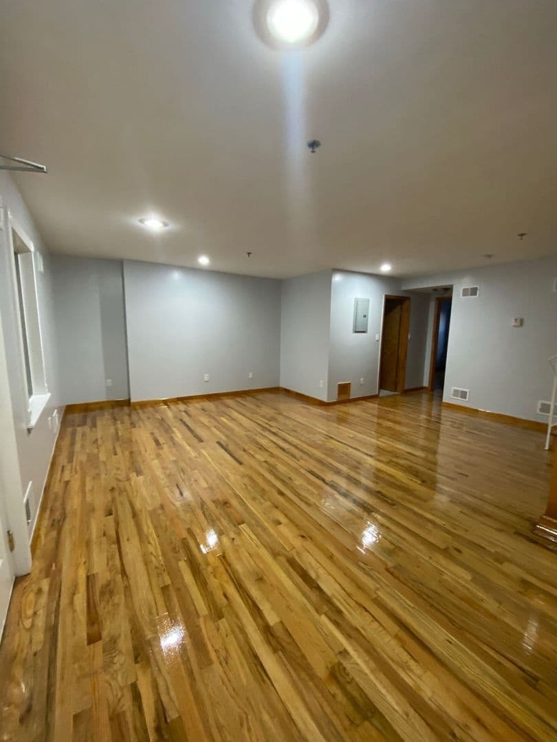 Union City Apartment: 812 New York Avenue