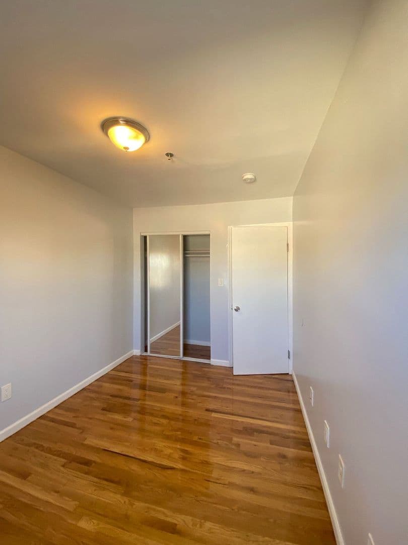 Union City Apartment: 812 New York Avenue