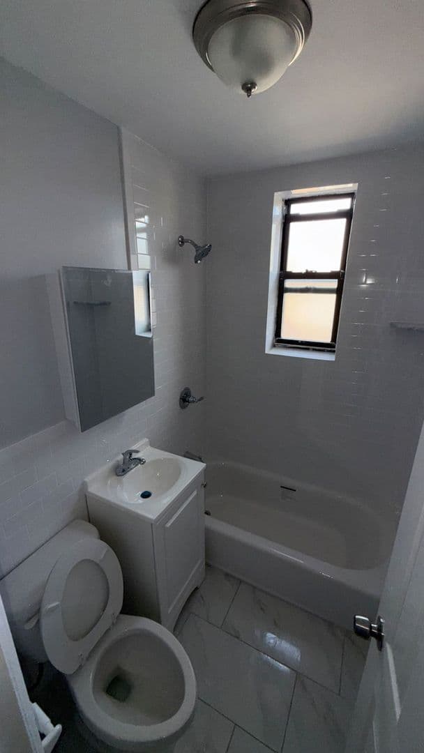 Jersey City Apartment: 68 Van Reypen