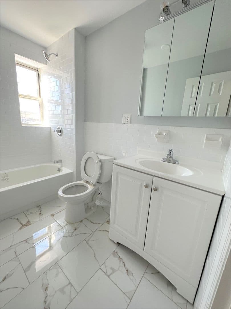 Weehawken Apartment: 4614 Park Avenue