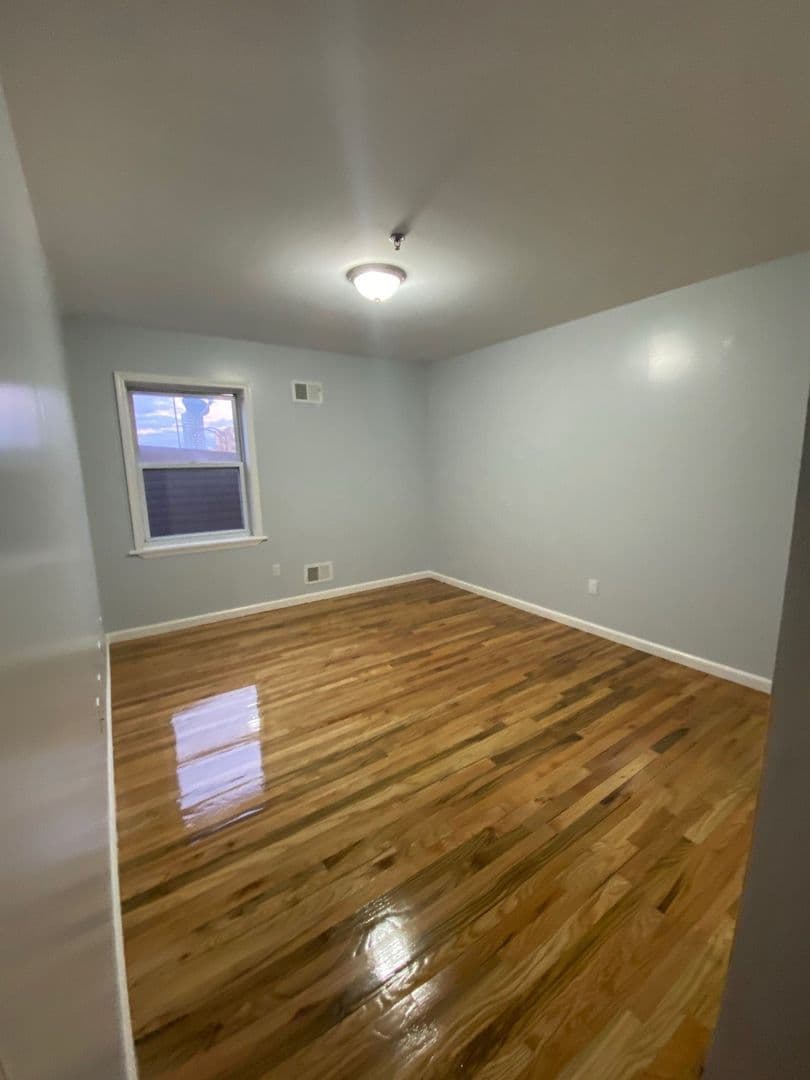 Union City Apartment: 812 New York Avenue