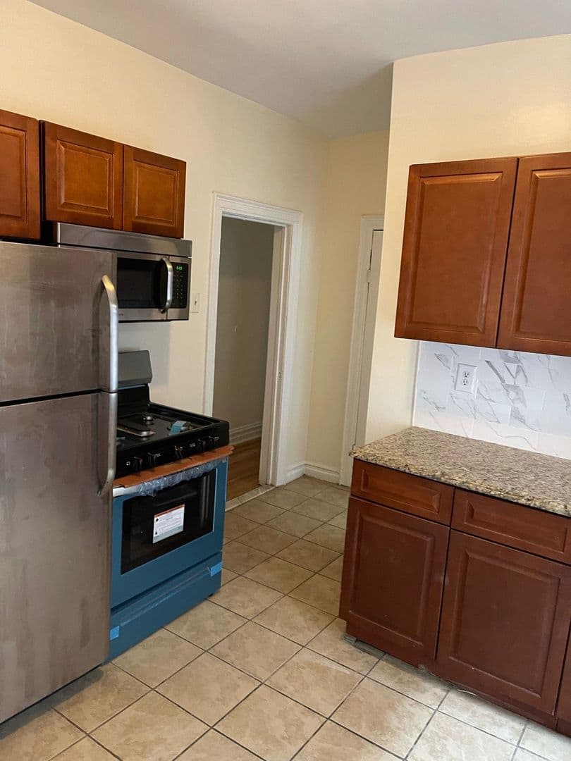 Jersey City Apartment: 319 Fairmount Avenue