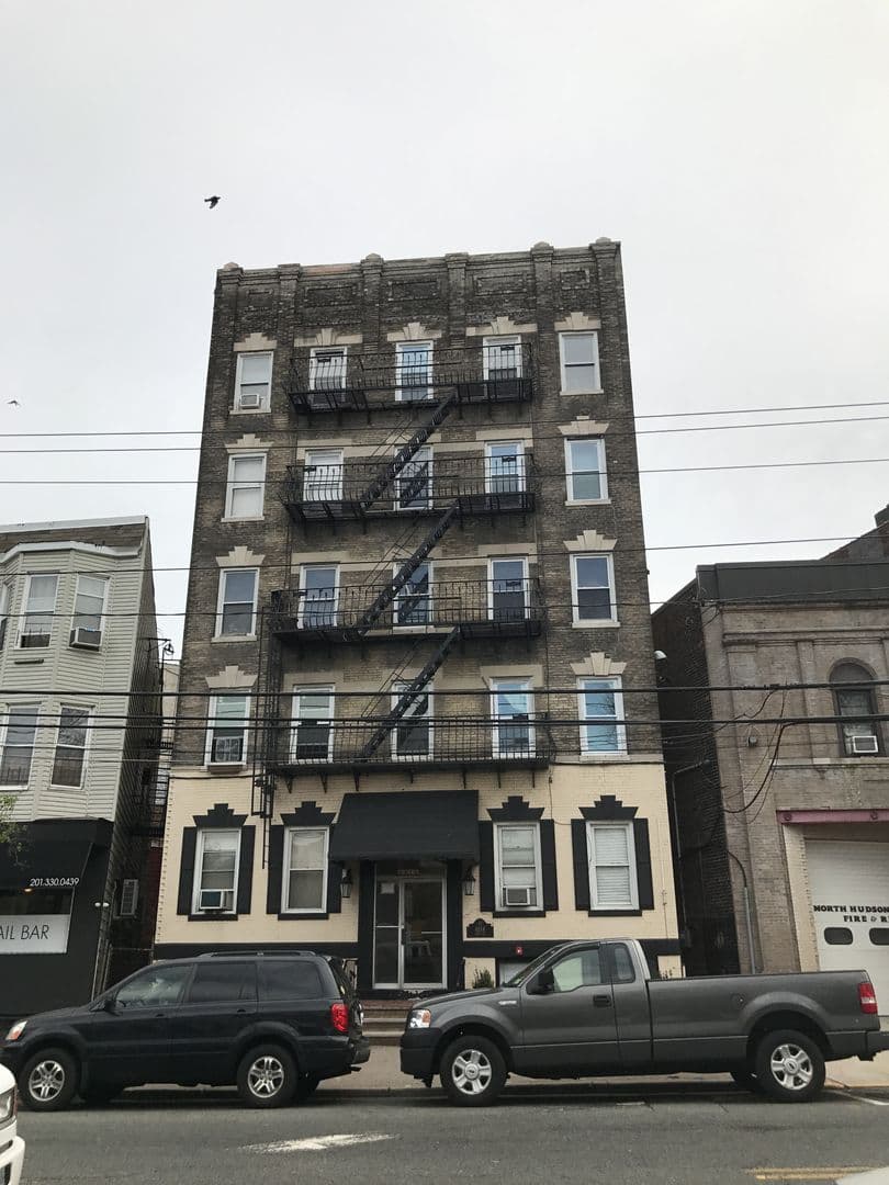 Weehawken Apartment: 4614 Park Avenue