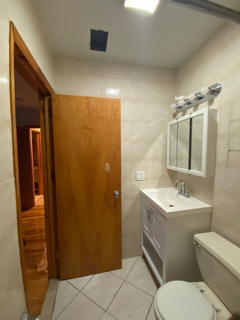 Union City Apartment: 812 New York Avenue