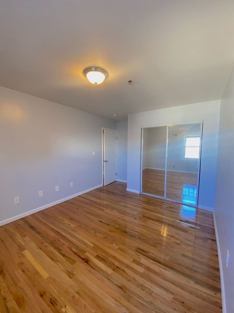 Union City Apartment: 812 New York Avenue