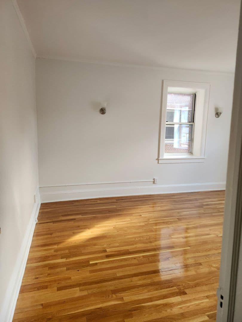 Cliffside Park Apartment: 658-660 Palisade Avenue