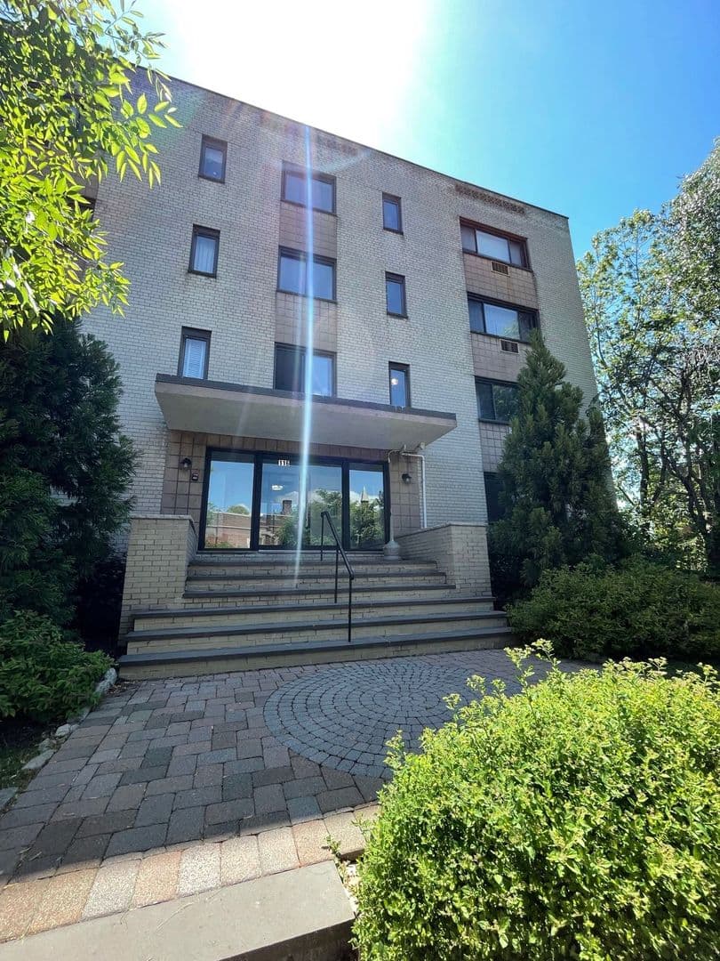 South Orange Apartment: 116 Irvington Avenue