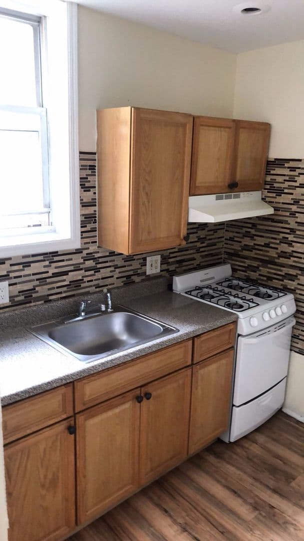 Union City Apartment: 309-311 11th Street