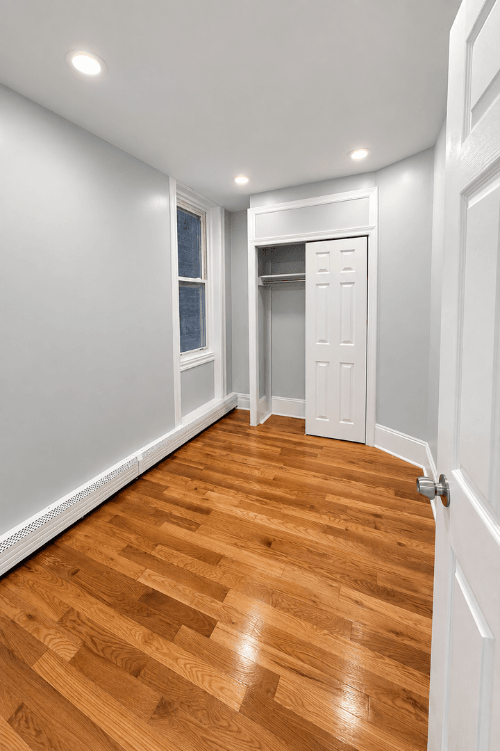 Union City Apartment: 620 8th Street