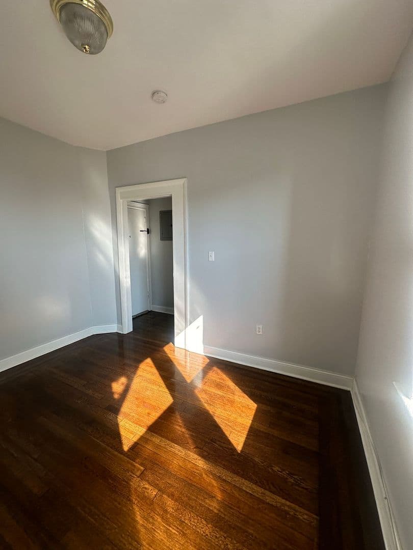 Union City Apartment: 509 47th Street