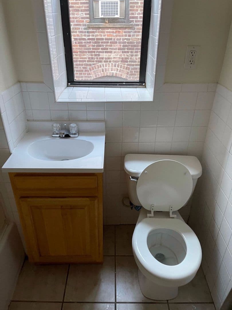 Jersey City Apartment: 319 Fairmount Avenue
