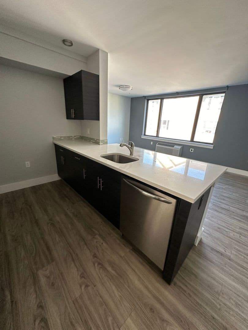 West New York Apartment: 5208 Polk Street