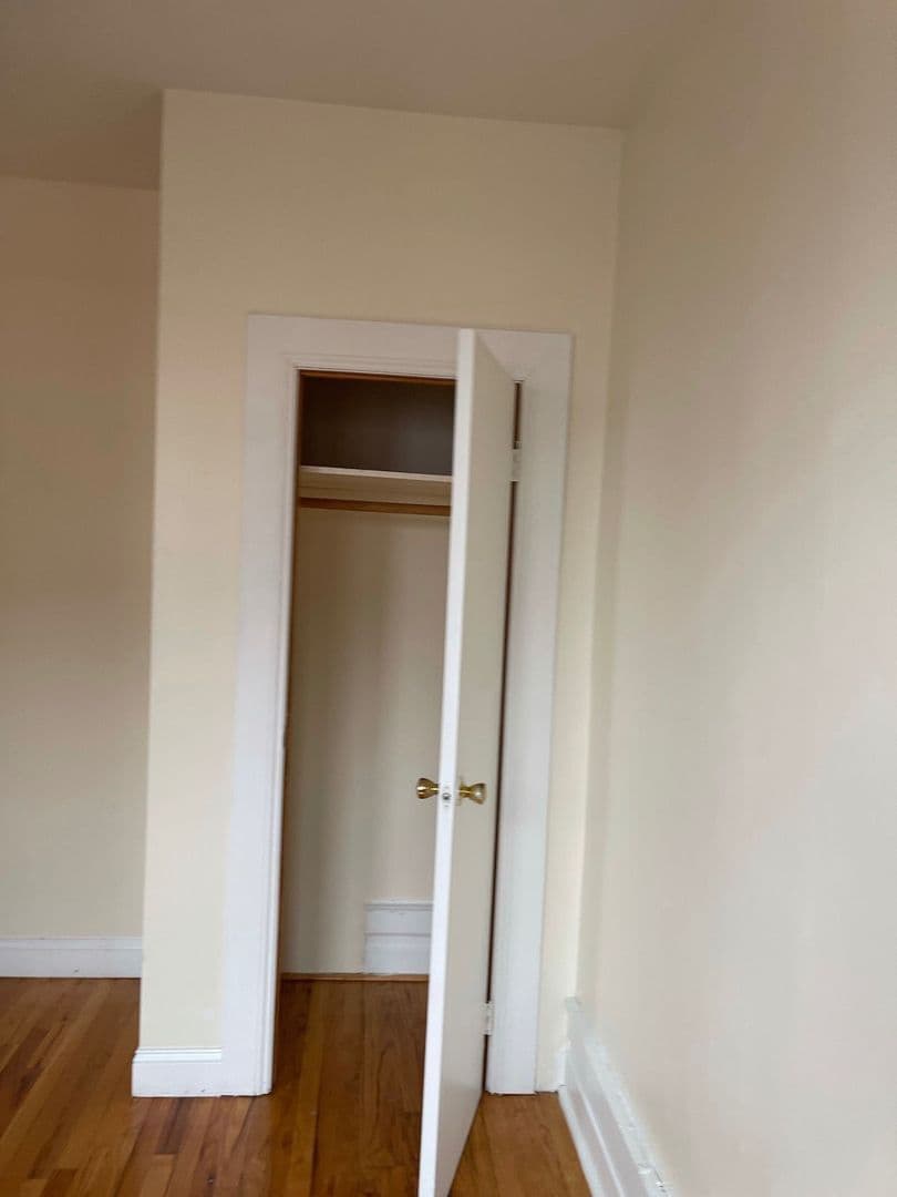 Jersey City Apartment: 319 Fairmount Avenue