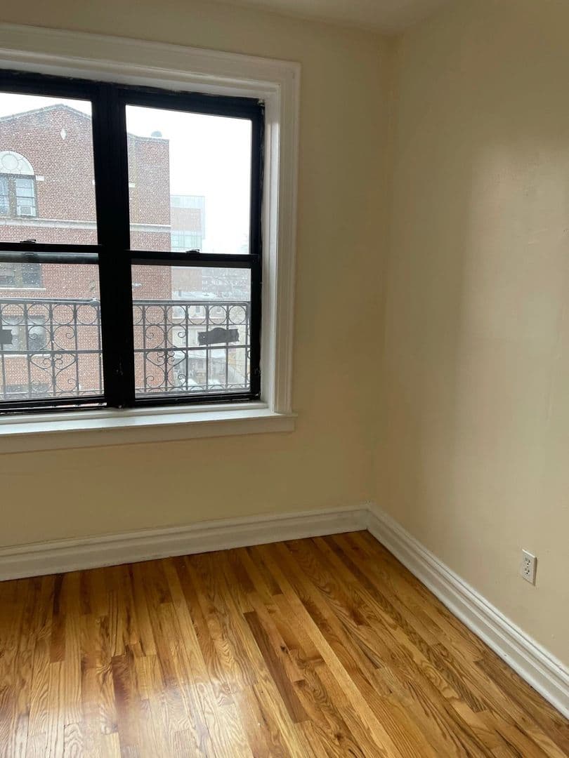 Jersey City Apartment: 319 Fairmount Avenue