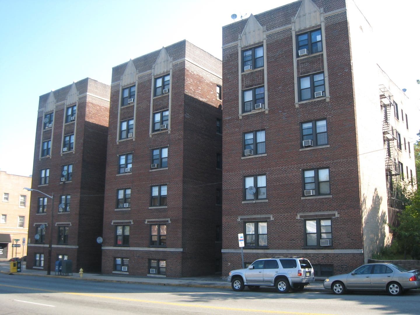 Bloomfield Apartment: 48 Hill Street