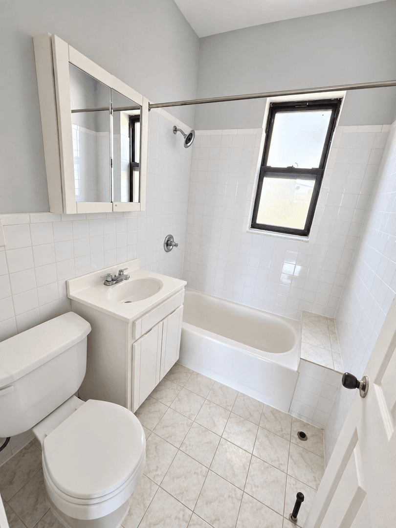 Bloomfield Apartment: 48 Hill Street