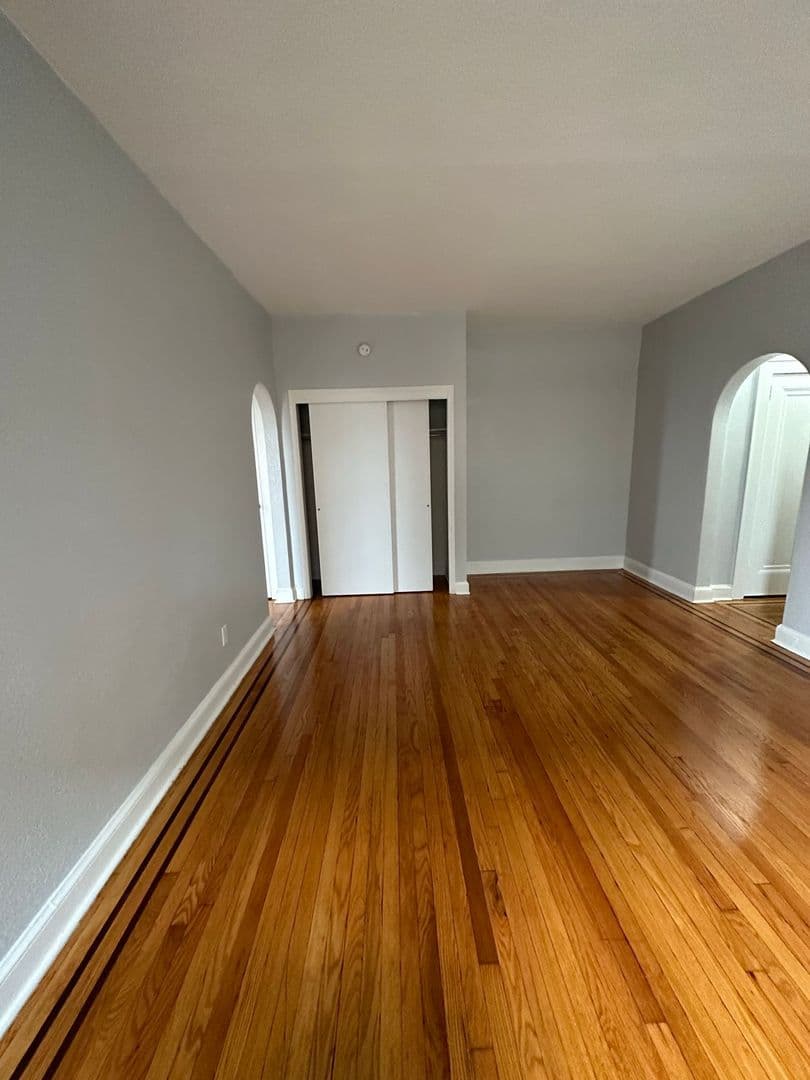 Palisades Park Apartment: 1 West Palisades Blvd