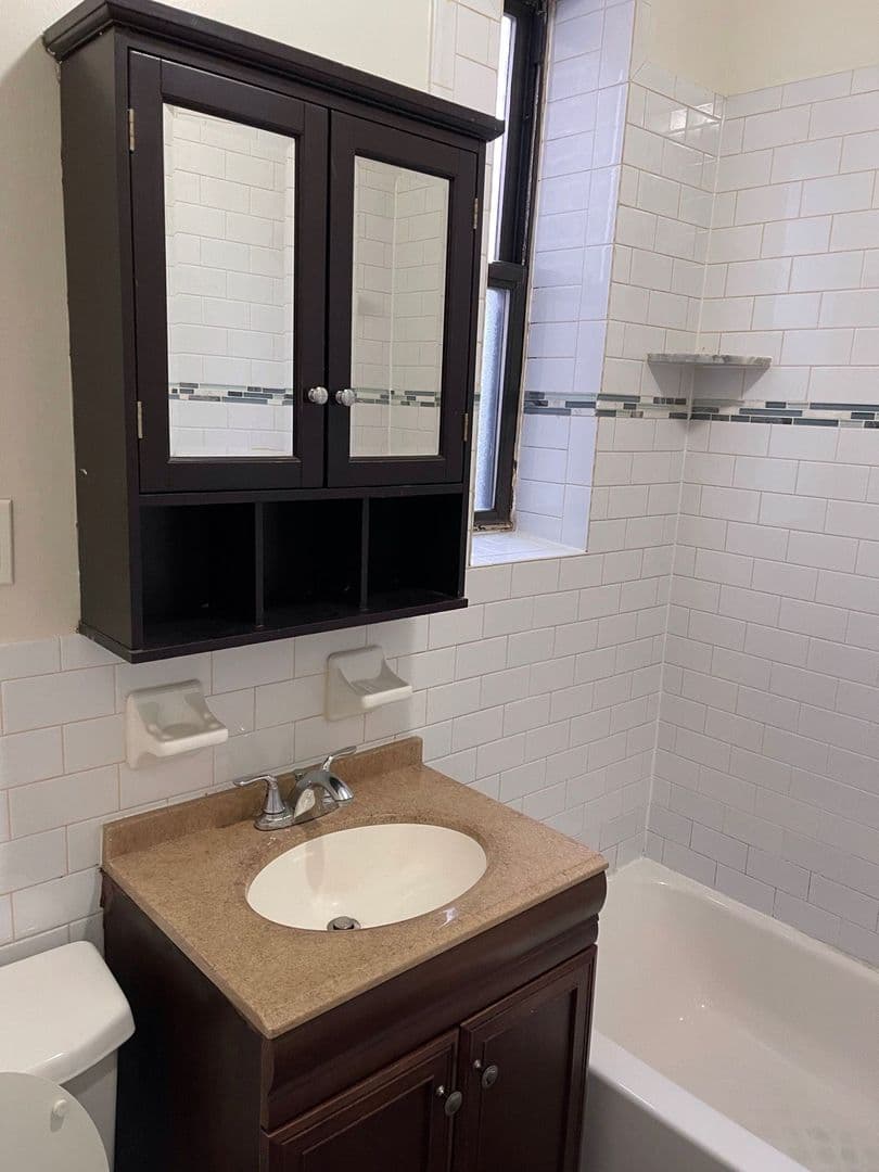 Jersey City Apartment: 343 Fairmount Avenue
