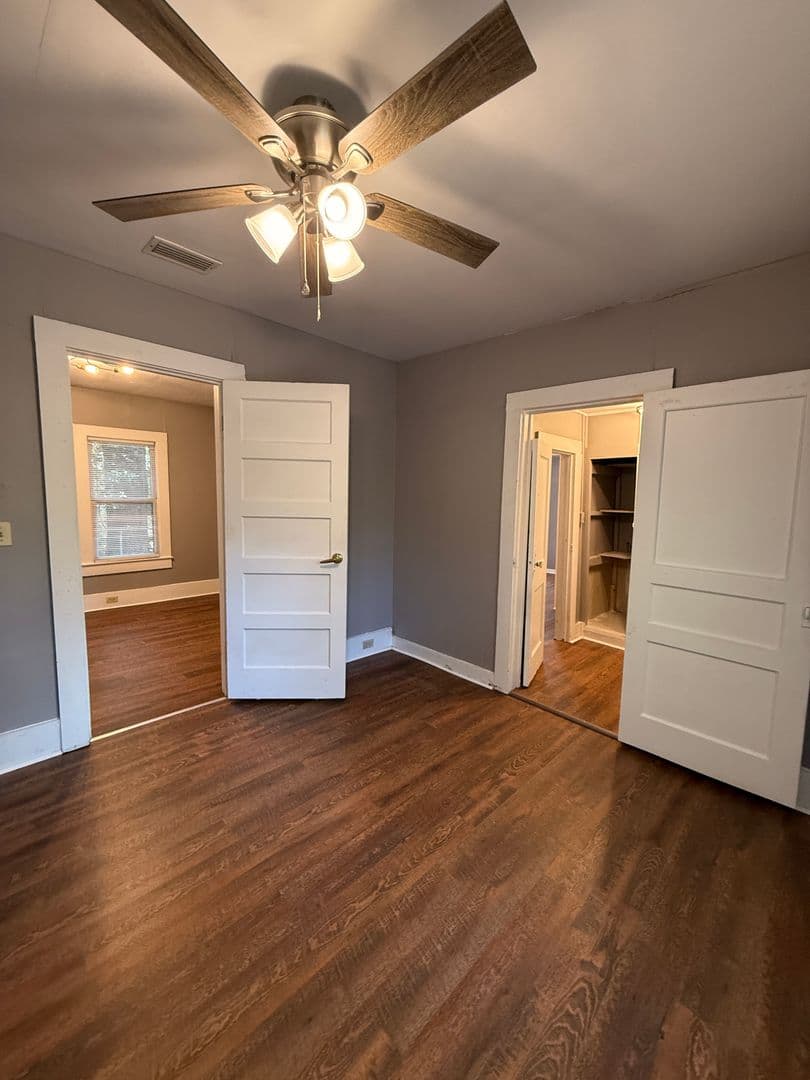Gainesville House: 921 NW 30th Avenue