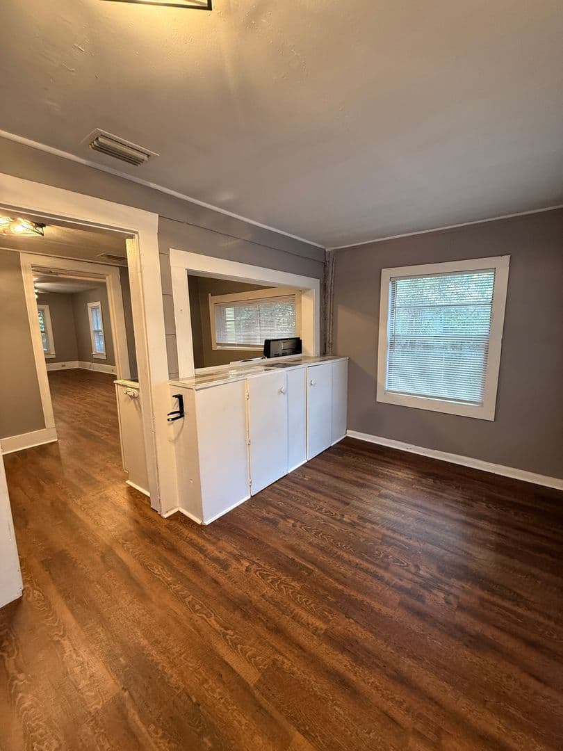 Gainesville House: 921 NW 30th Avenue
