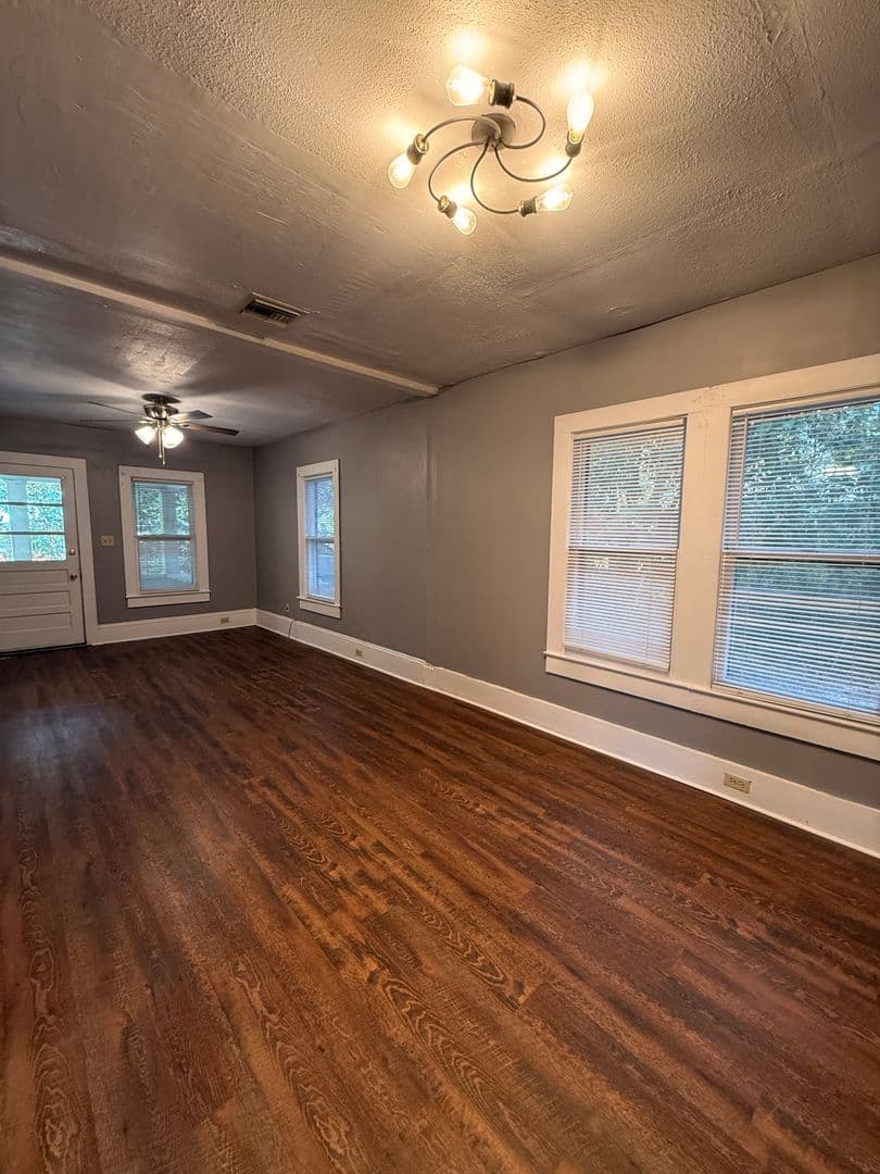 Gainesville House: 921 NW 30th Avenue