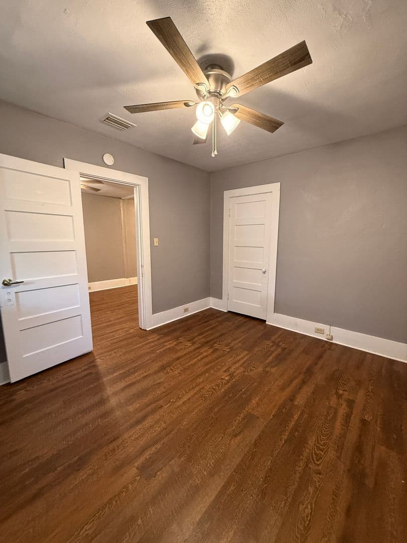 Gainesville House: 921 NW 30th Avenue