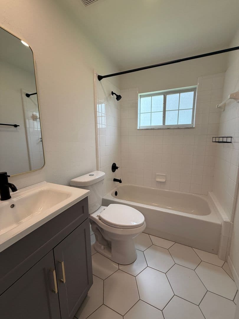 Gainesville House: 11348 NW 31st Lane