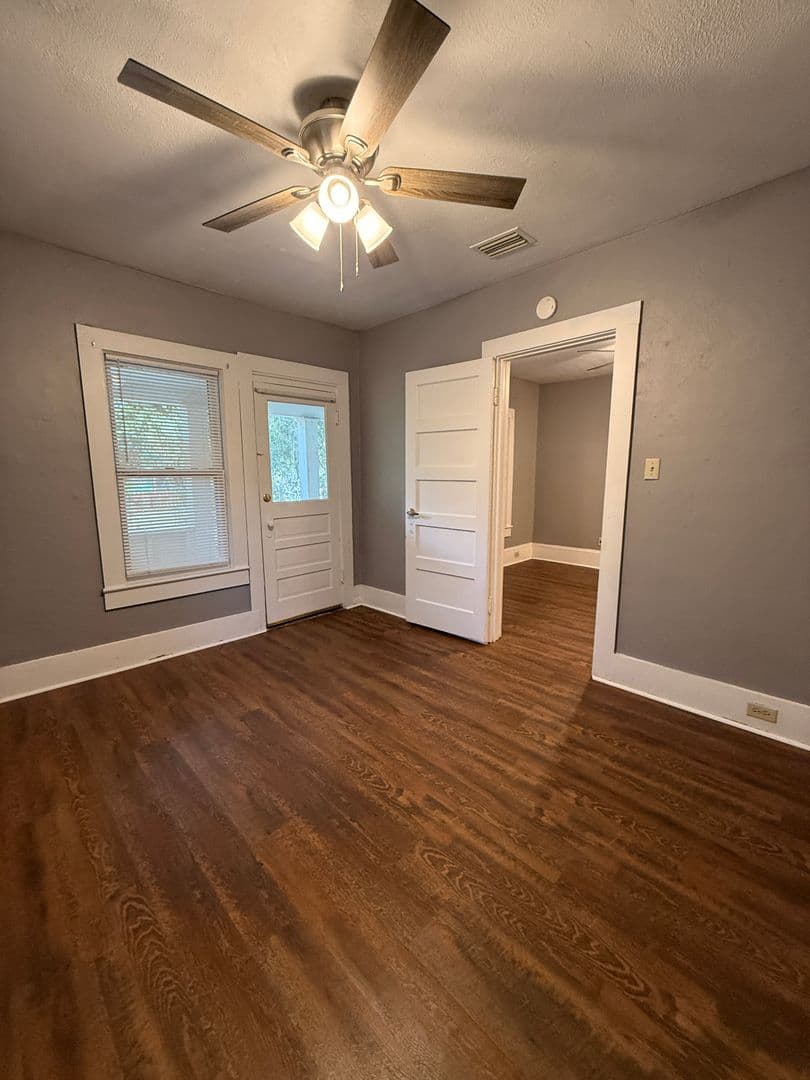 Gainesville House: 921 NW 30th Avenue
