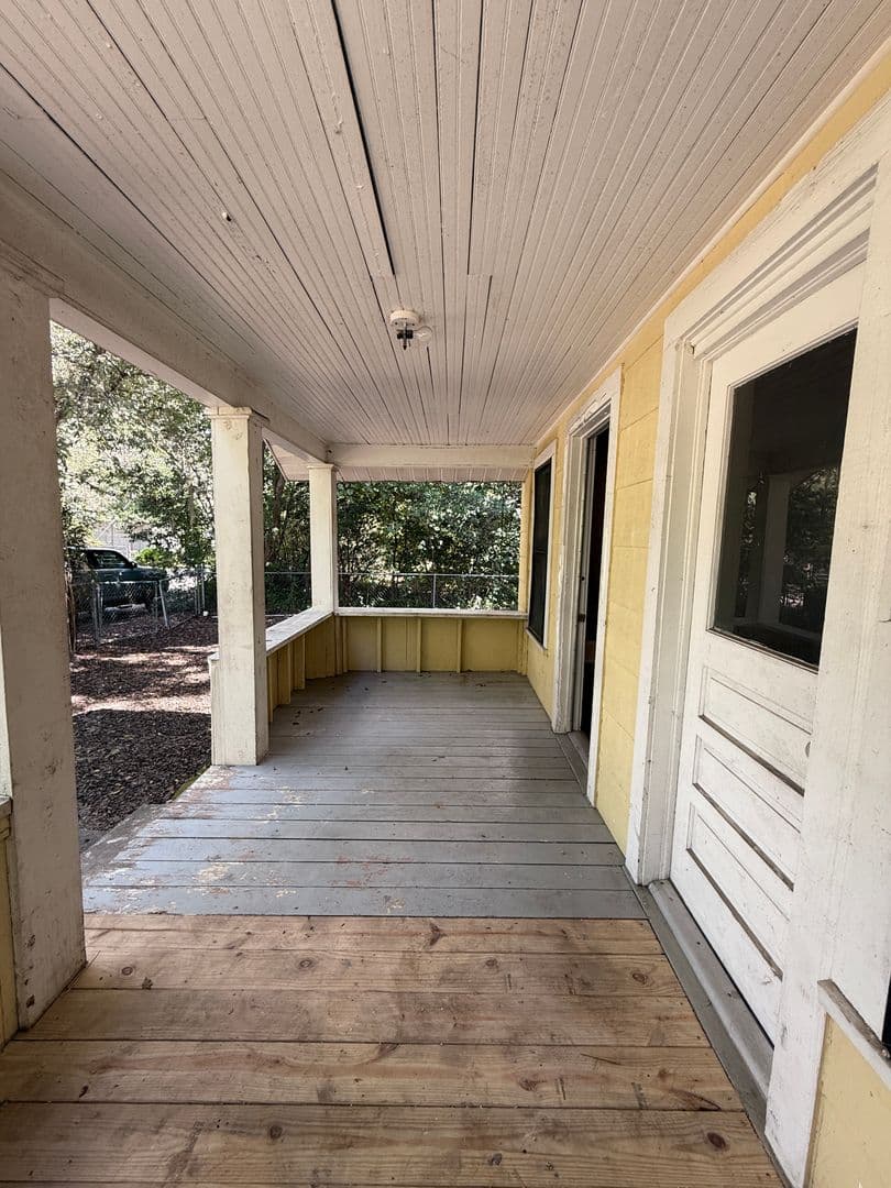Gainesville House: 921 NW 30th Avenue