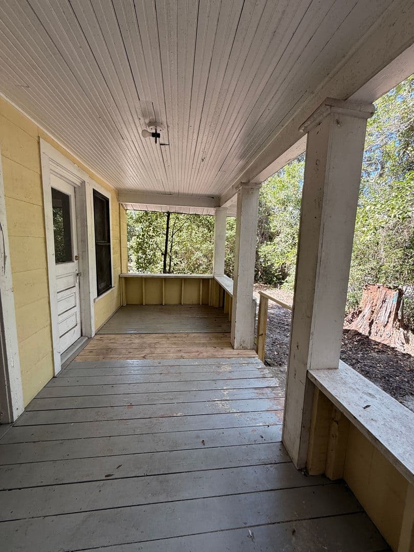 Gainesville House: 921 NW 30th Avenue