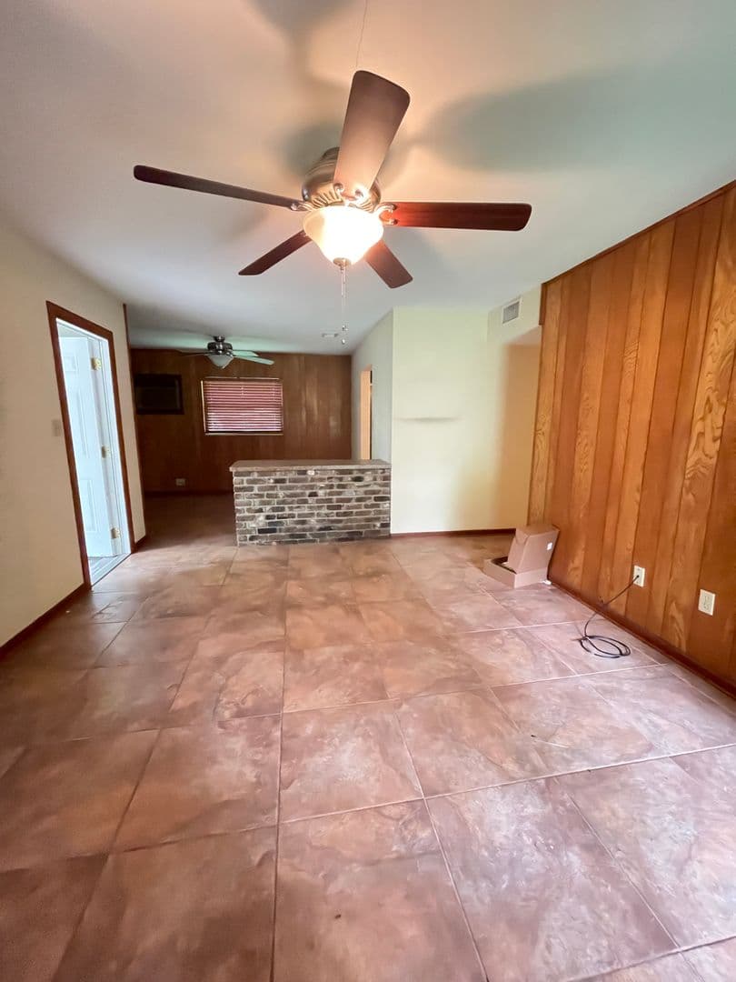 Gainesville House: 1410 NW 55th Terrace