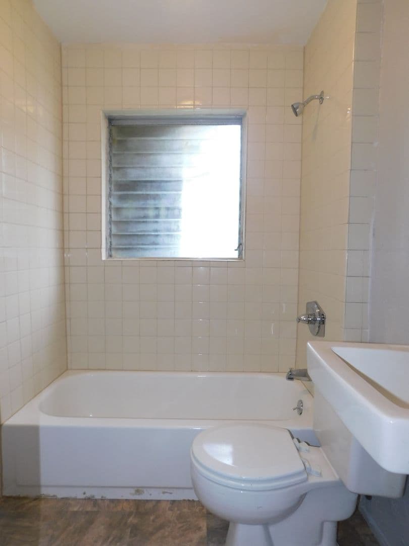 Gainesville House: 2609 NW 6th Street