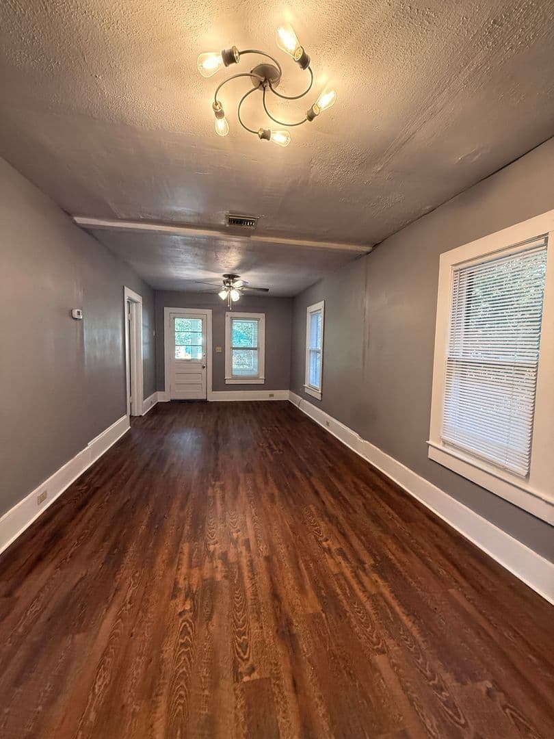 Gainesville House: 921 NW 30th Avenue
