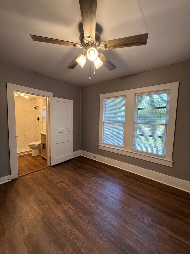 Gainesville House: 921 NW 30th Avenue