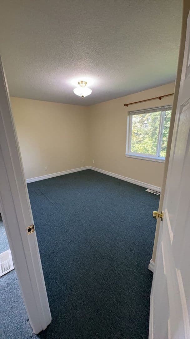 Portland House: 8055 SE 141st Ave