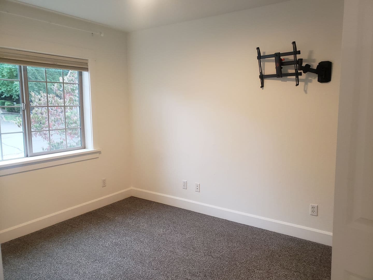 Lake Oswego Townhome: 12844 Boones Ferry Rd
