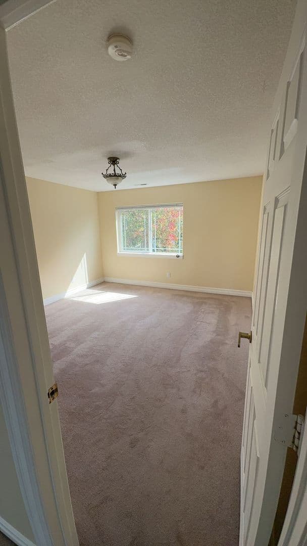 Portland House: 8055 SE 141st Ave