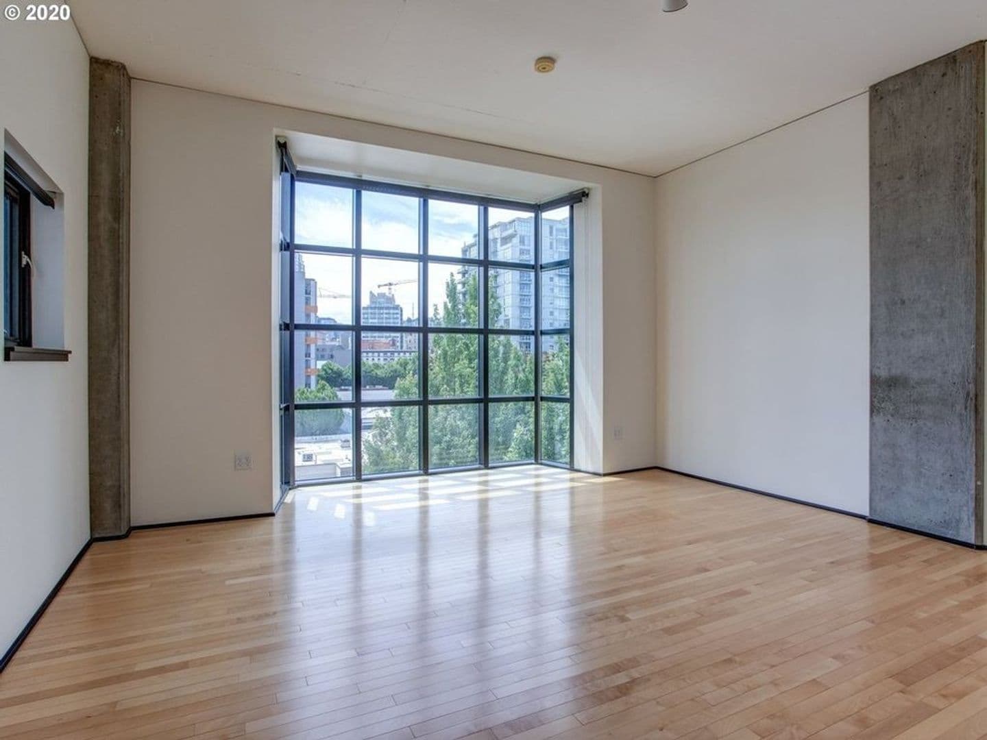 Portland Condo: 333 NW 9th Ave #607