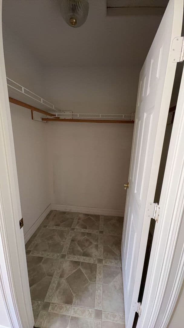 Portland House: 8055 SE 141st Ave
