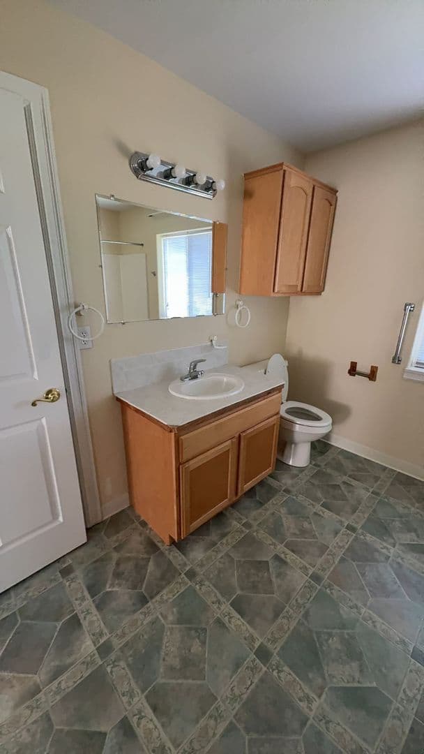 Portland House: 8055 SE 141st Ave